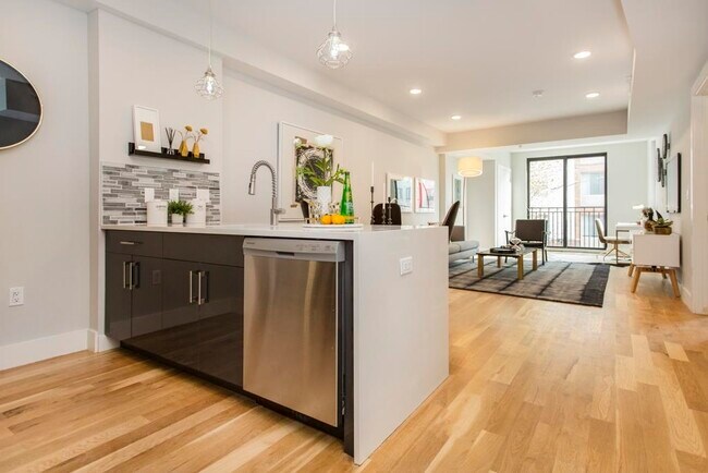 Building Photo - 198 Academy St