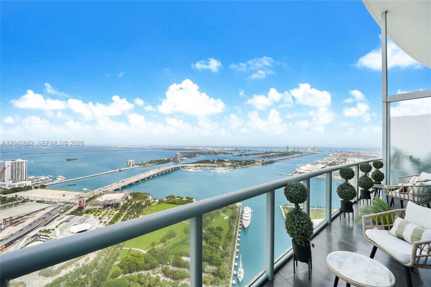 Building Photo - 888 Biscayne Blvd