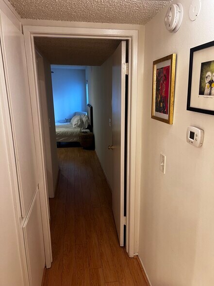 Building Photo - 5870 Green Valley Cir