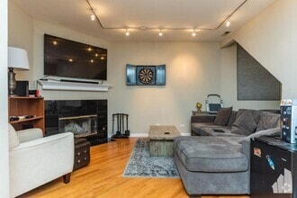 Building Photo - 2 bedroom in Chicago IL 60657