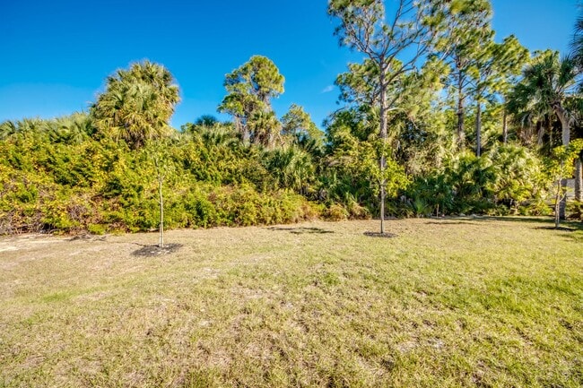 Building Photo - 3433 NE 11th Pl