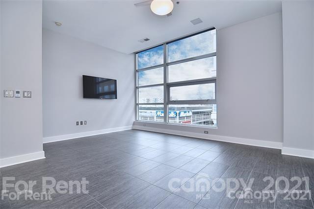 Building Photo - 1100 Metropolitan Ave