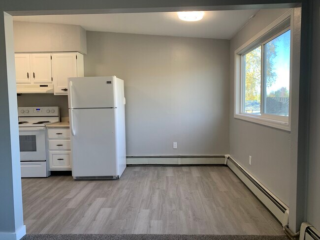 Building Photo - 2312 Roosevelt Dr