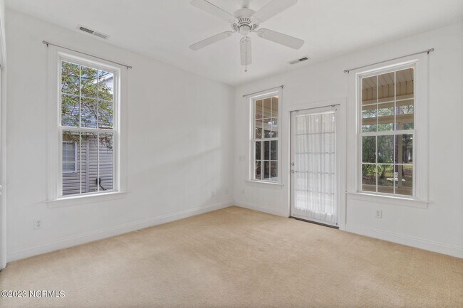Building Photo - 3929 Harmony Cir