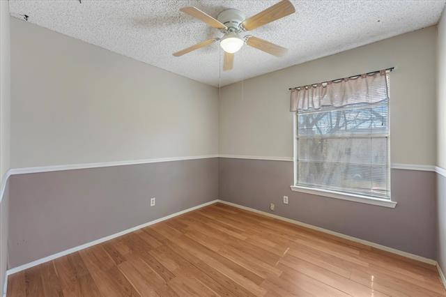 Building Photo - 1006 E Martin Ln