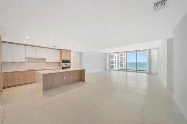 Building Photo - 153 N Seabreeze Blvd
