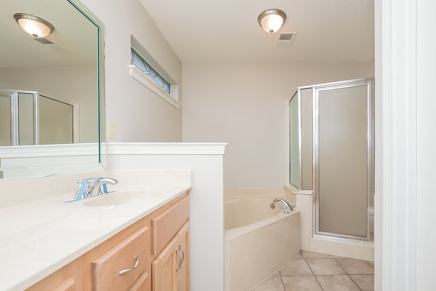 Building Photo - 6284 Manchester Cove