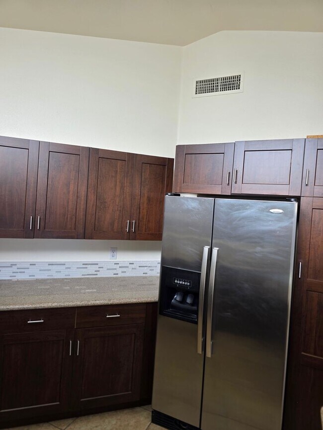 Building Photo - Beautiful 3BR 2BA Home w/ Private Pool • Pool + Covered Patio • Attached Garage in Phoenix