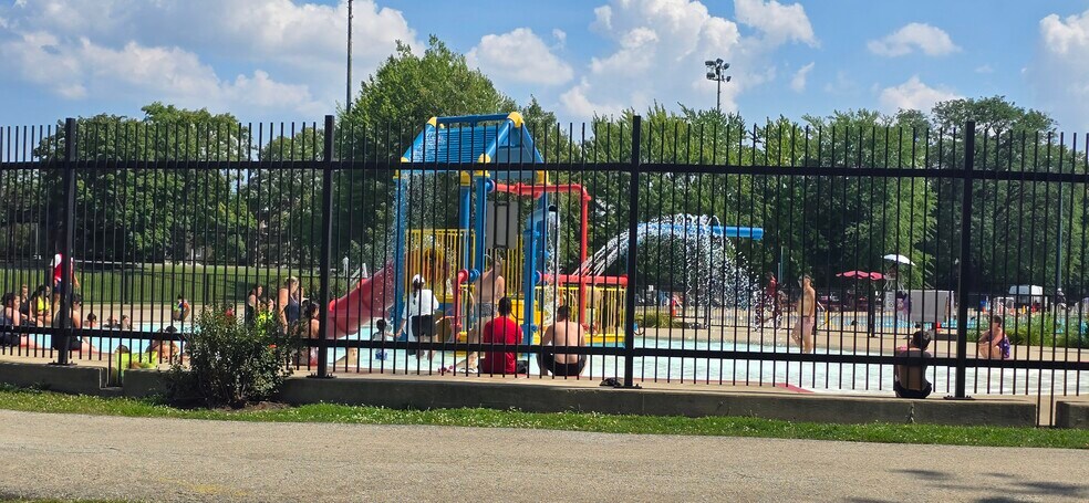 Building Photo - 4037 N Long Ave