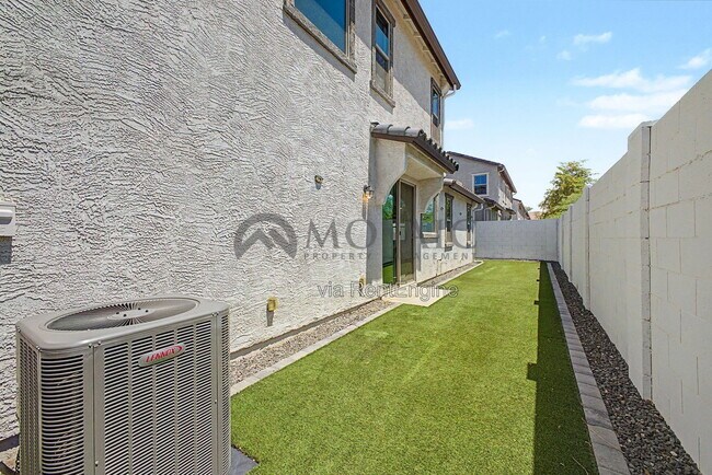 Building Photo - 8317 E Impala Ave