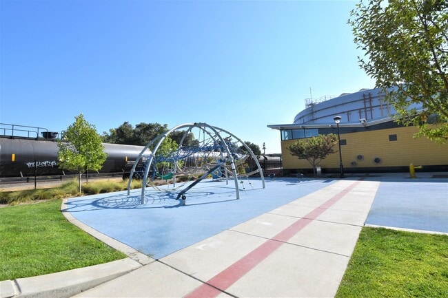 Building Photo - 845 Bronze Ln