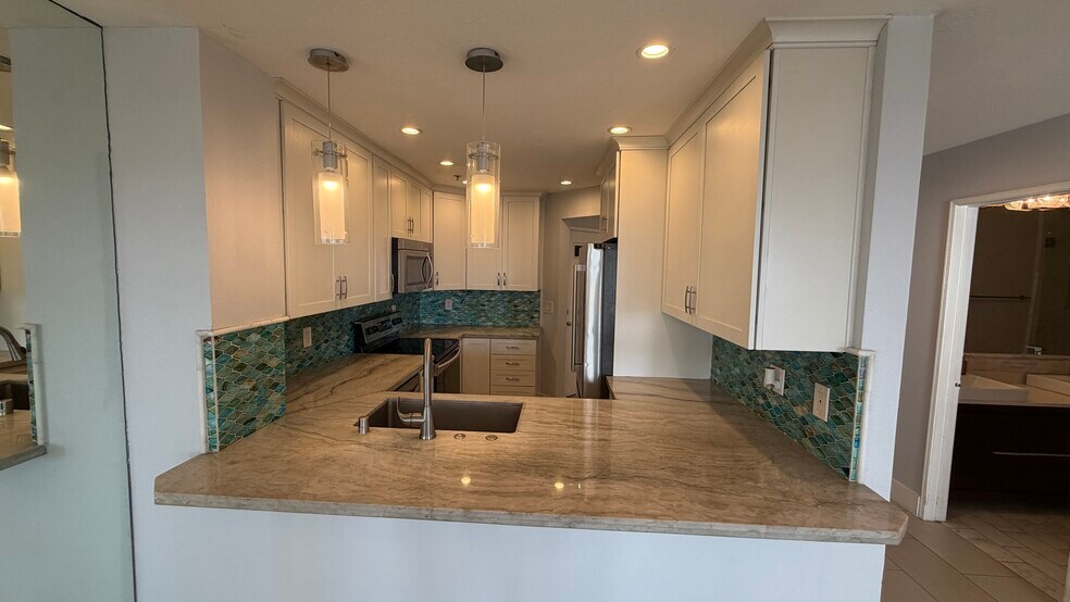 Building Photo - 1200 Pacific Coast Hwy