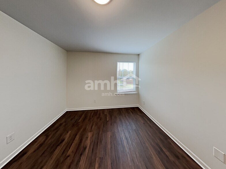 Building Photo - 108 Windyhill St