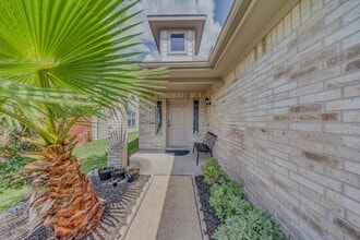 Building Photo - 7243 River Pines Dr