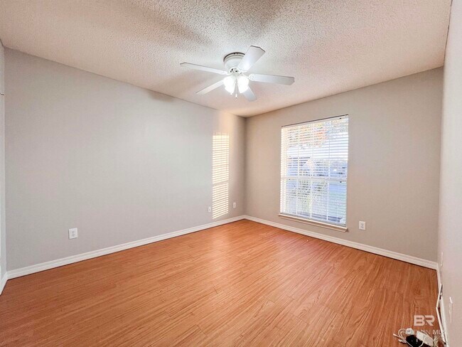 Building Photo - 17831 Fancy Blvd