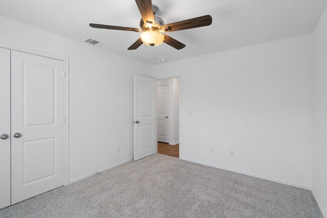 Building Photo - 290 Madrid