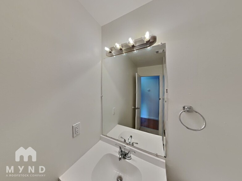 Building Photo - 2113 Merritt Pl