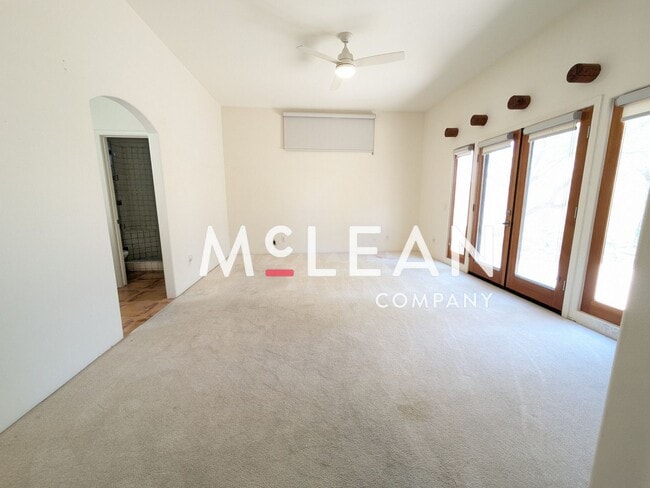 Building Photo - Classic 3 Bedroom Spanish Home with Pool