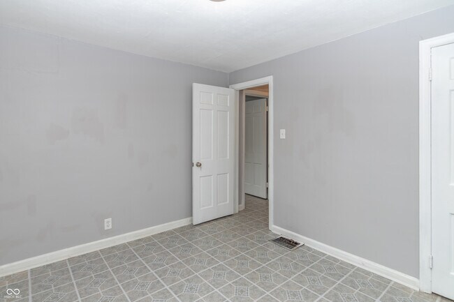 Building Photo - 3457 N Sherman Dr