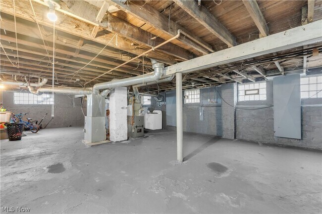 Building Photo - 414 E 148th St