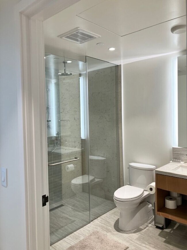 Building Photo - $8,400–1100 Ala Moana Blvd, VICTORIA PLACE...