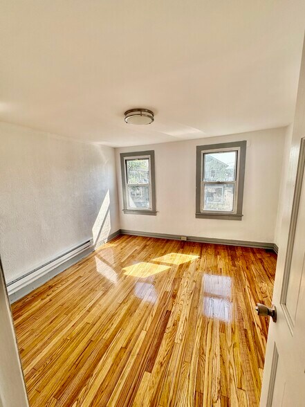 Building Photo - 441 Willow St