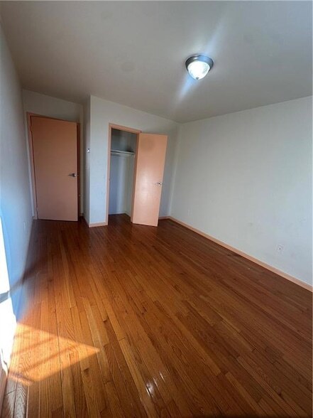 Building Photo - 2338 Dean St