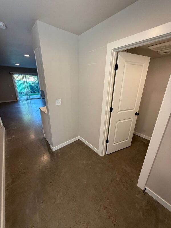 Building Photo - 2915 Waverly Dr SE