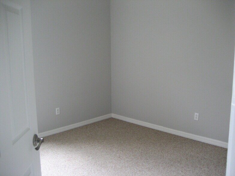 Bedroom - 3924 Hollow Crossing Dr