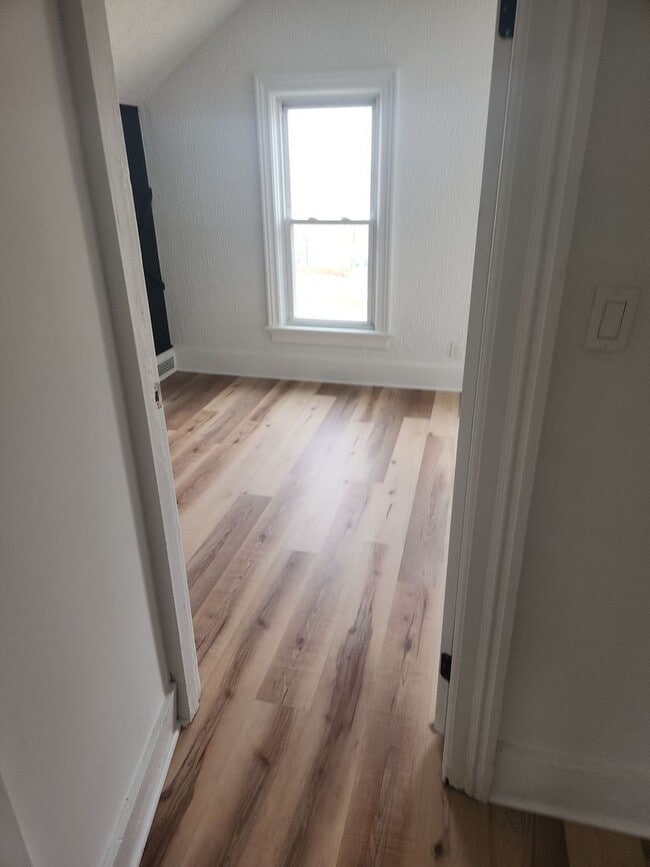 Building Photo - 264 N Jackson St