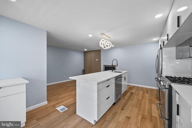Building Photo - 1130 Lombard St