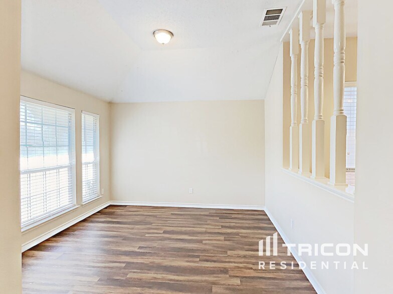 Building Photo - 1558 Aberdeen Dr