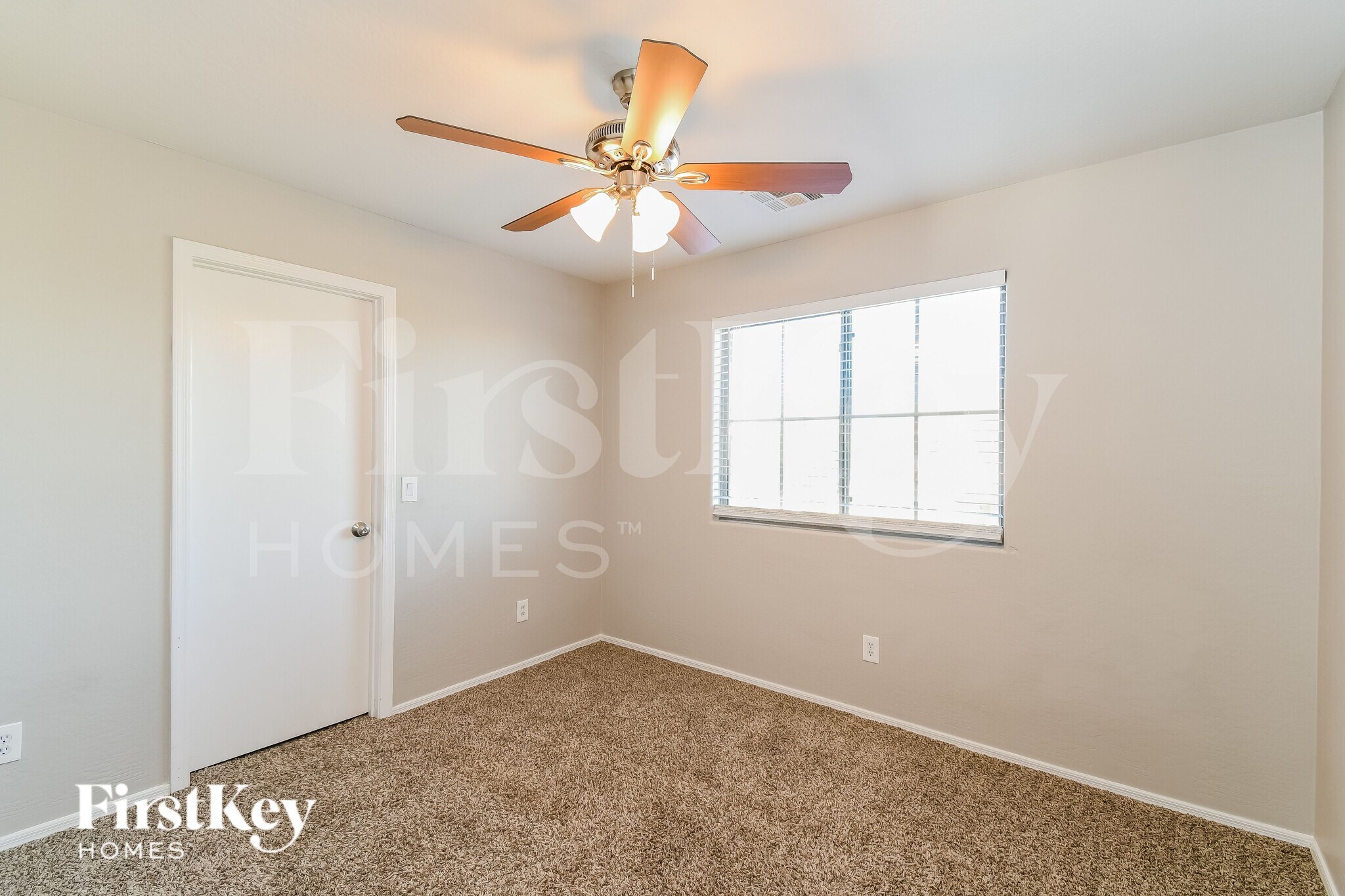 Building Photo - 29344 N Yellow Bee Dr