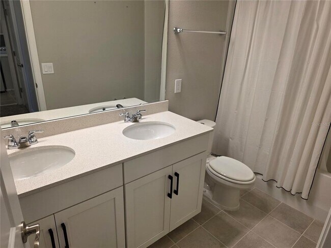 Building Photo - 12259 Bracco St