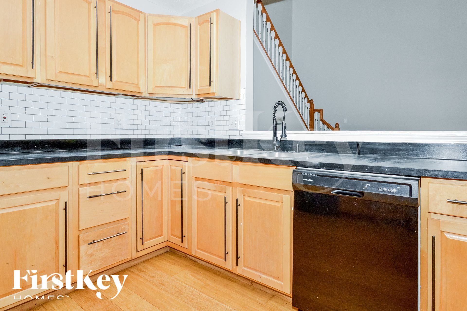 Building Photo - 7081 Village Oaks Dr