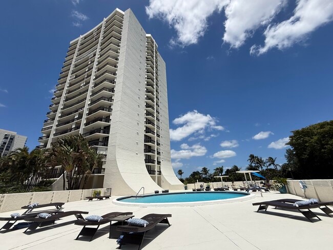 Building Photo - 2000 Presidential Way