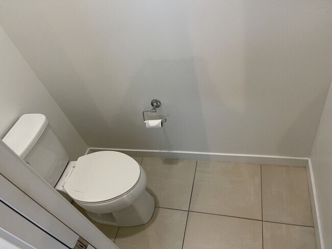 Building Photo - Beautiful 3 Bedroom house in Trillium, Arr...