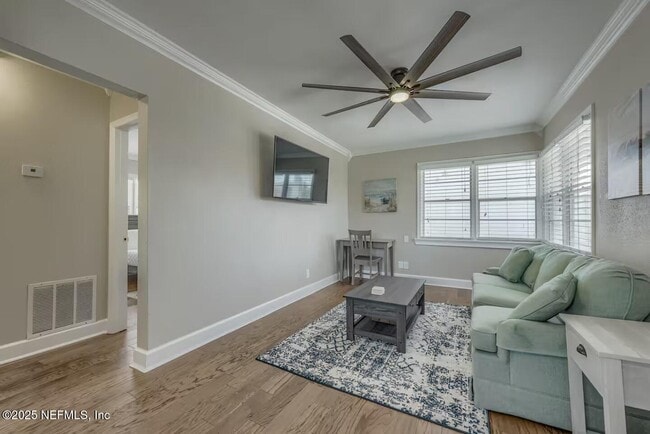 Building Photo - 2103 1st St S