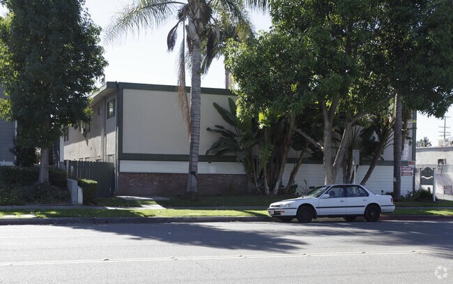 Building Photo - Palm Garden Apartments
