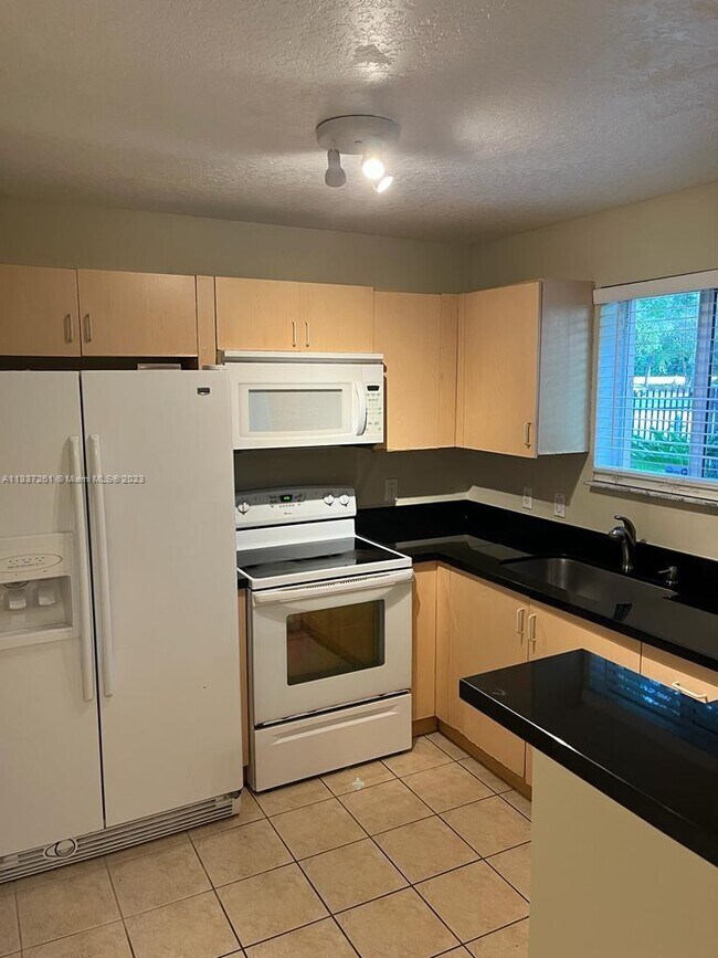 Building Photo - 3508 Briar Bay Blvd