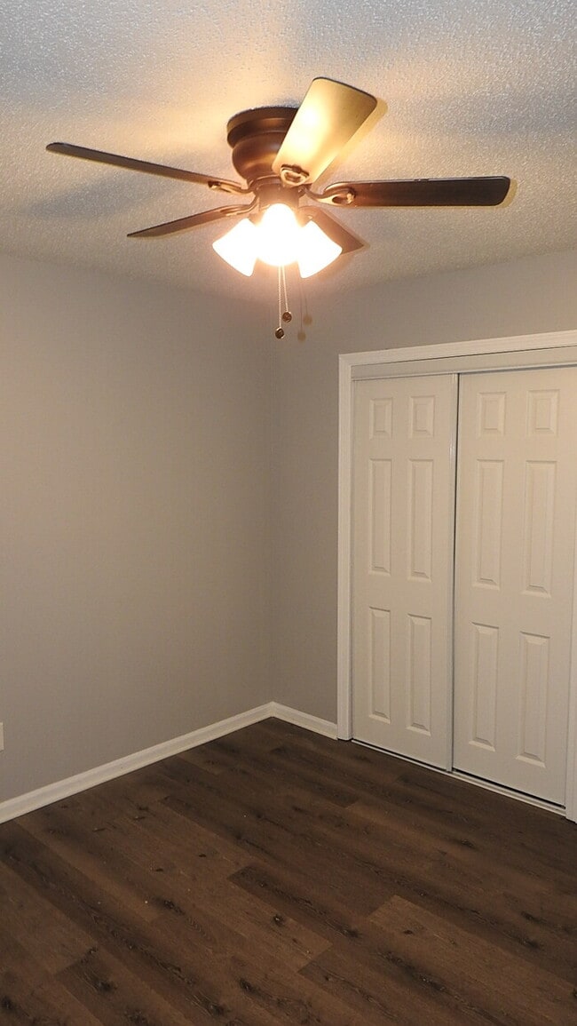 Building Photo - Welcome home to this spacious 3 bedrooms and 2 full baths duplex located on Orchard St in Pleasan...