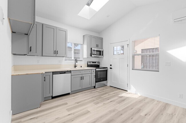 Interior Photo - 12602 Kensington Lane