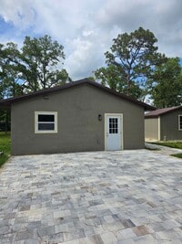Building Photo - Gorgeous 2/1 in Homosassa!!!