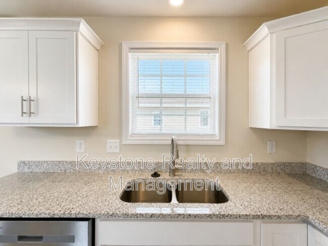 Building Photo - 157 Mace Ln