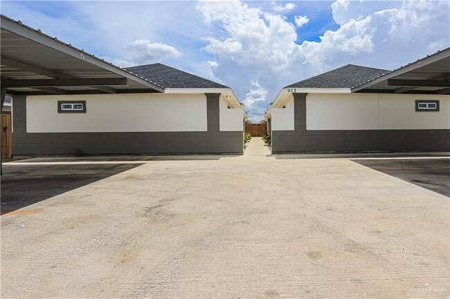 Building Photo - 23 N Maryland St