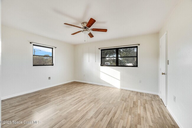 Building Photo - 155 Melbourne Ave