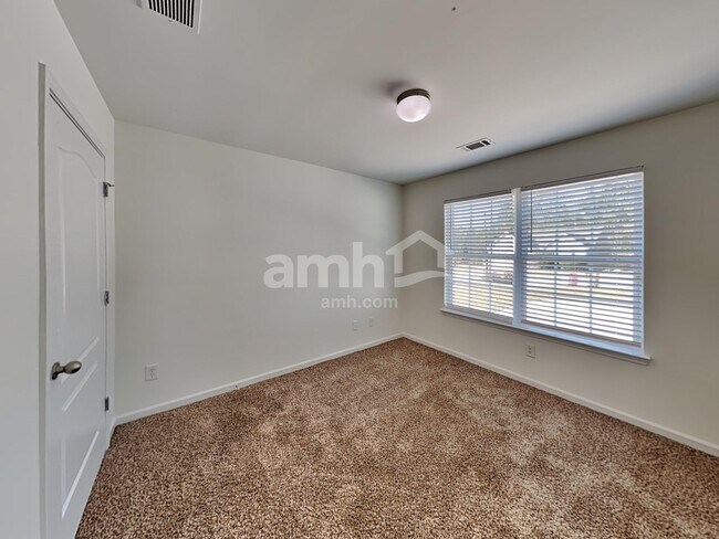 Building Photo - 5147 Scenic View Rd