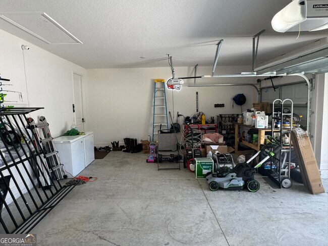 Building Photo - 205 Starboard Ct