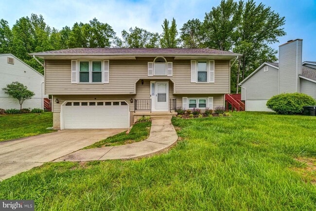 Primary Photo - 3 bed 2 bath Chancellor Hills Home