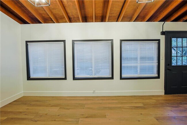 Building Photo - 1170 Niles Ave NW